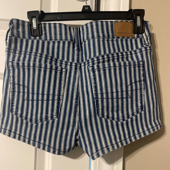 American Eagle shorts size 4 - Picture 2 of 4